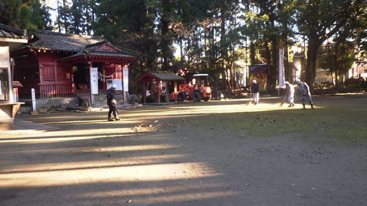 勝栗神社の清掃を行いました。