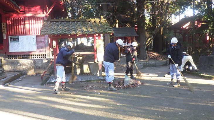 本年も勝栗神社の清掃をおこないました。